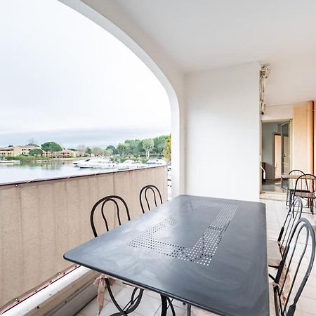 Spacious Apartment With Pool Located In The Marina Of Mandelieu Exterior foto