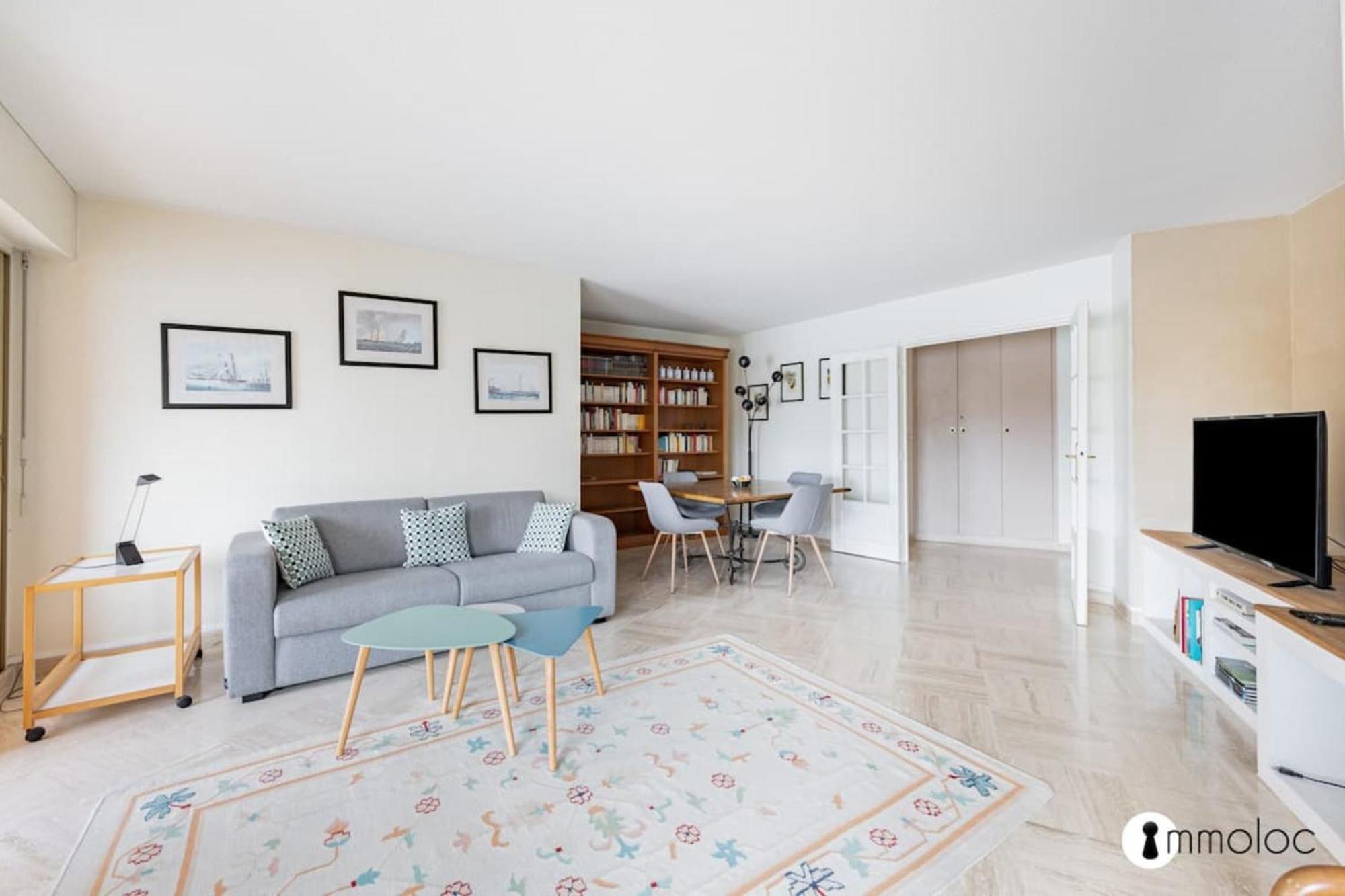 Spacious Apartment With Pool Located In The Marina Of Mandelieu Exterior foto